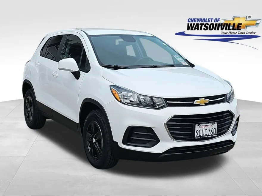 2022 Chevrolet Trax LS photo 1