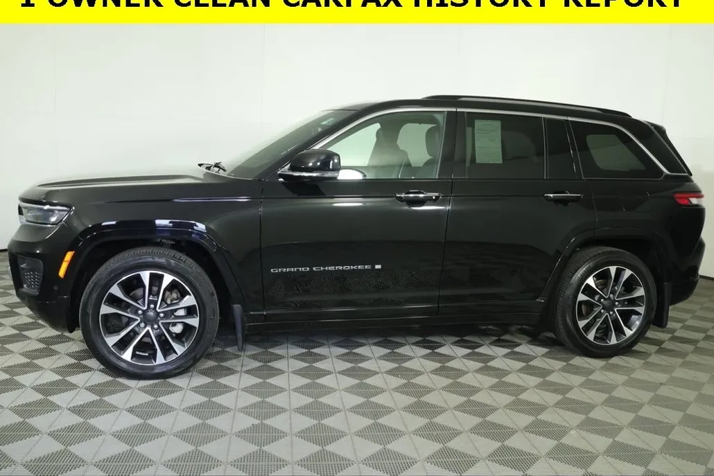 2022 Jeep Grand Cherokee Overland photo 1