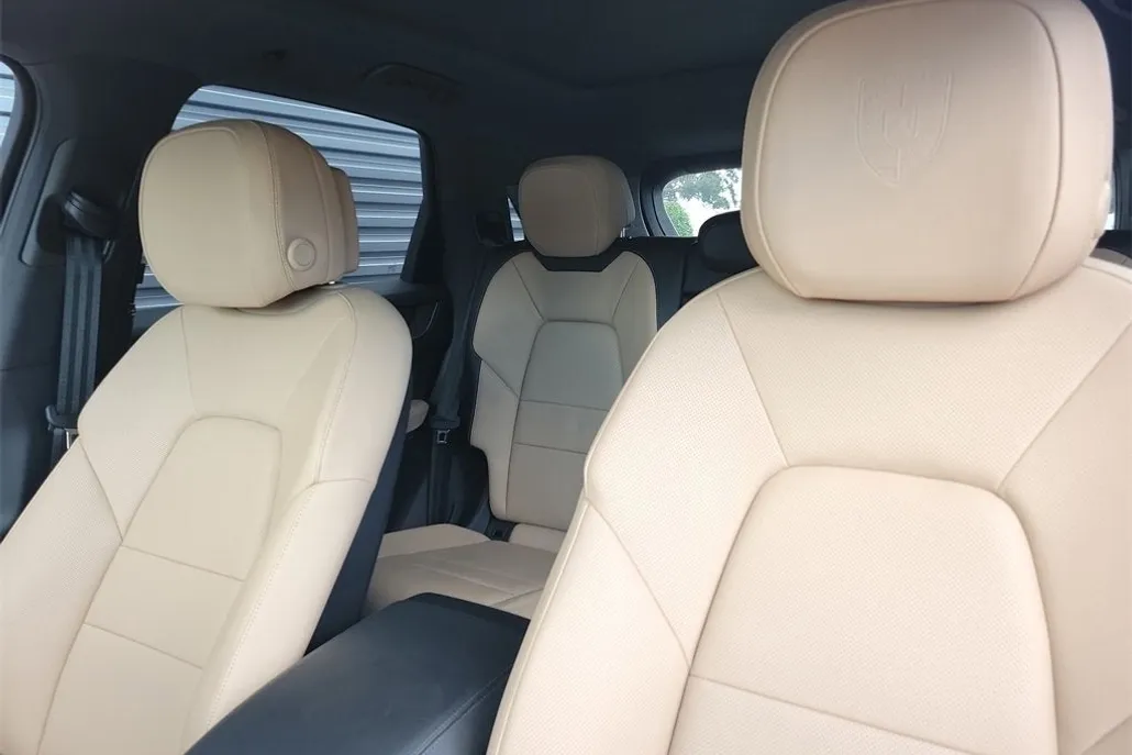 2025 Porsche Cayenne E-Hybrid Base photo 1