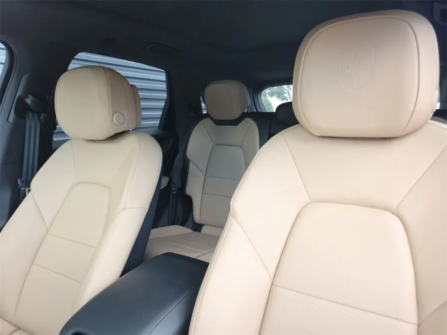 2025 Porsche Cayenne E-Hybrid Base photo 1