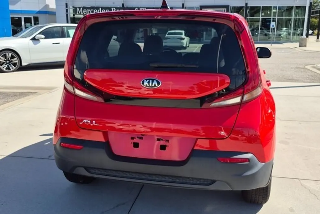 2021 Kia Soul LX photo 1