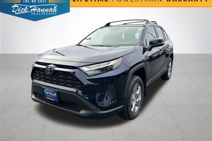 2025 Toyota RAV4 XLE photo 1