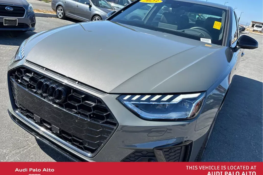 2023 Audi A4 S line Prestige 45 TFSI Quattro photo 1