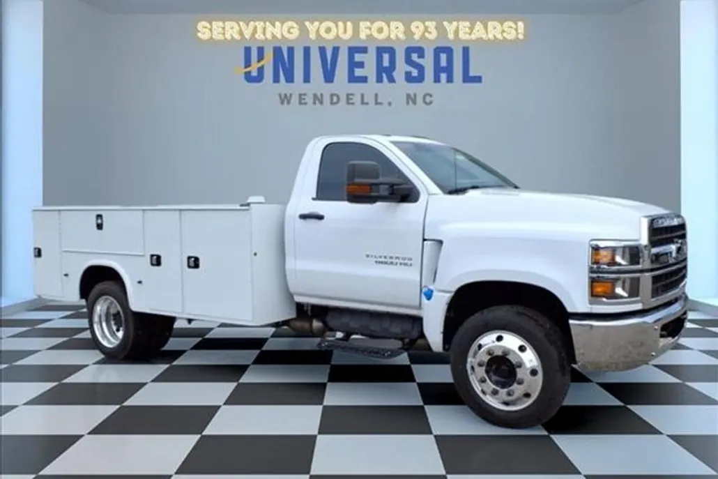 2024 Chevrolet Silverado 5500HD Work Truck photo 1