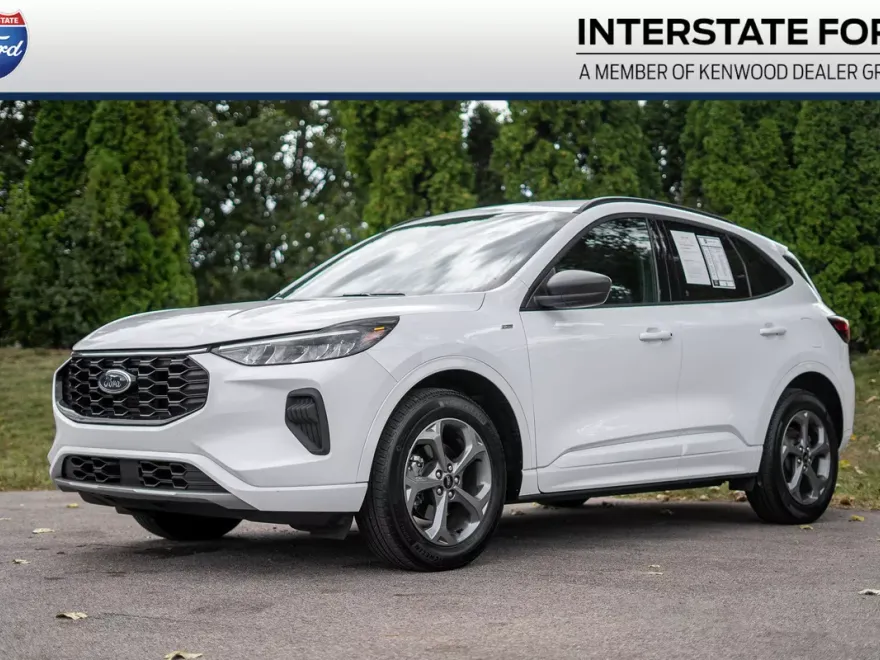 2023 Ford Escape ST-Line photo 1
