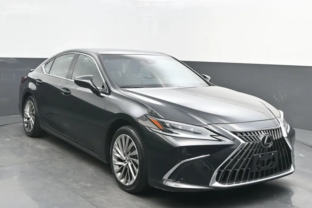 2022 Lexus ES 350 Ultra Luxury photo 1