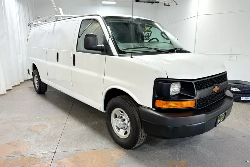 2016 Chevrolet Express 2500 Cargo photo 1