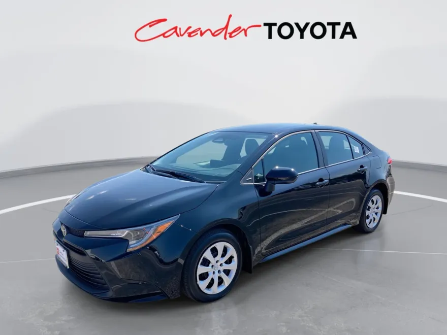 2025 Toyota Corolla LE photo 1
