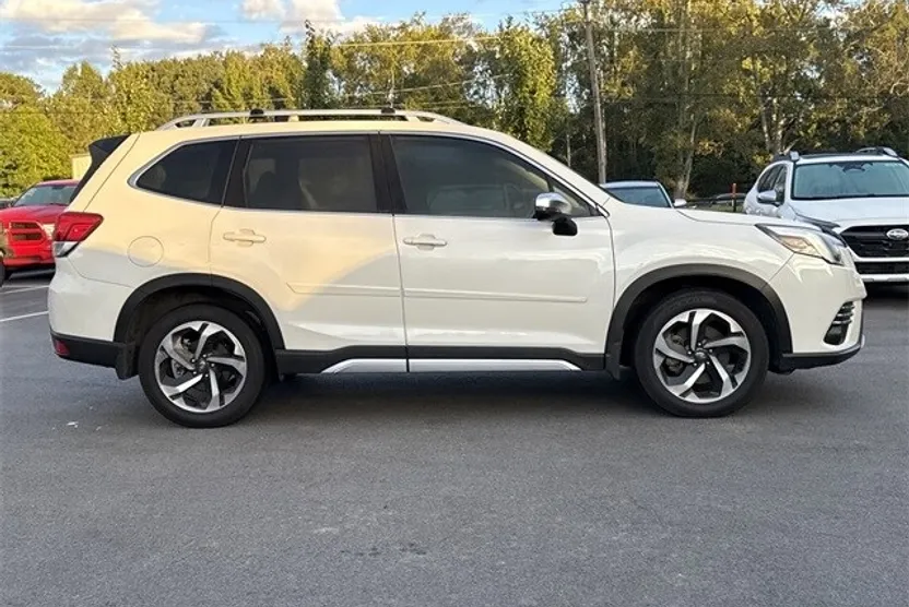 2024 Subaru Forester Touring photo 1