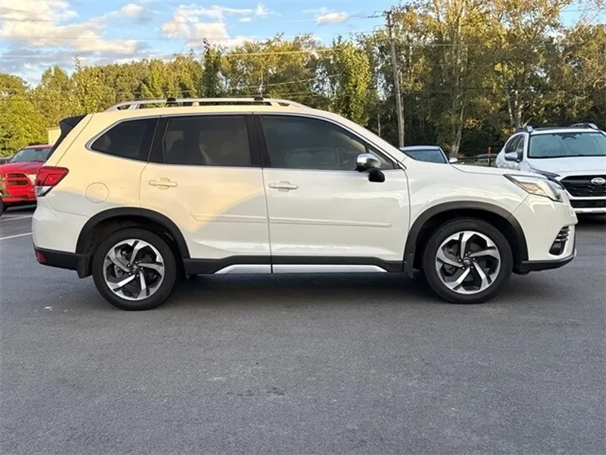 2024 Subaru Forester Touring photo 1