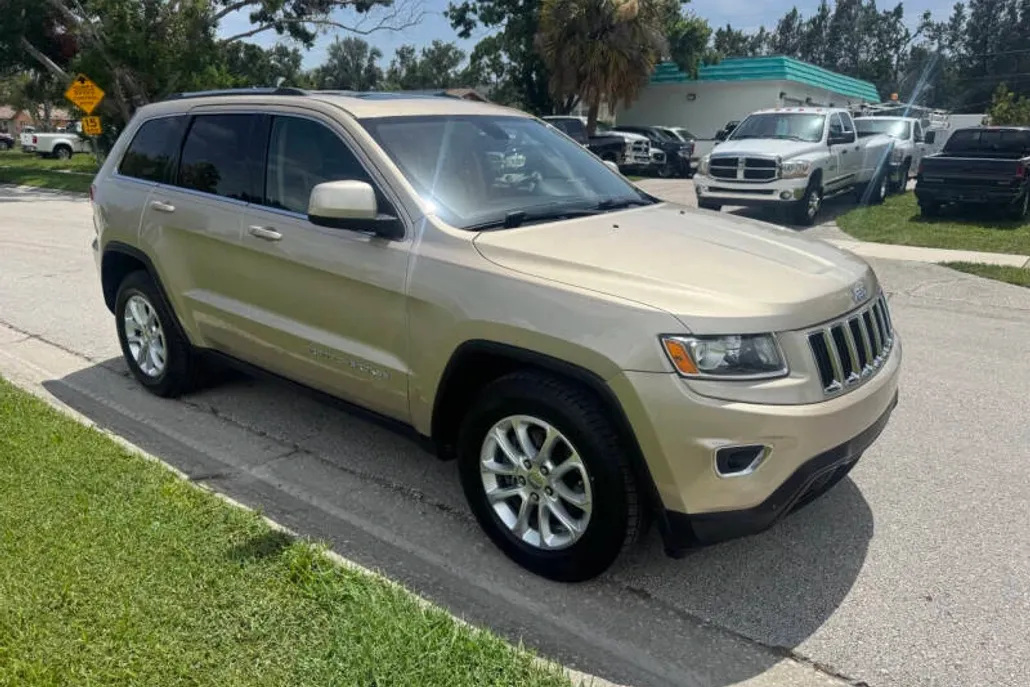 2014 Jeep Grand Cherokee Laredo photo 1