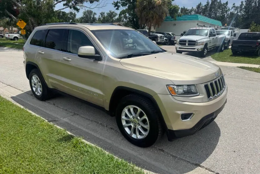 2014 Jeep Grand Cherokee Laredo photo 1