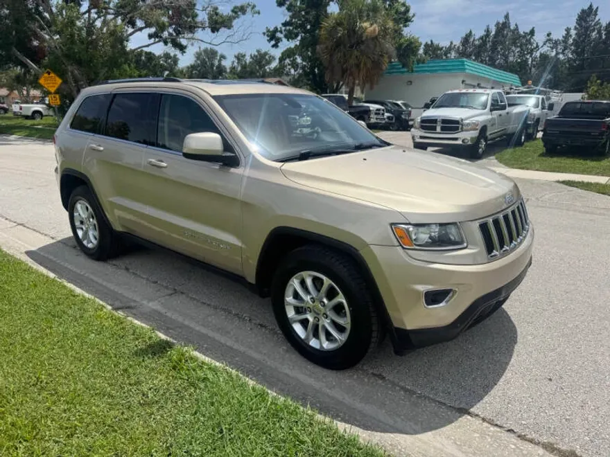 2014 Jeep Grand Cherokee Laredo photo 1