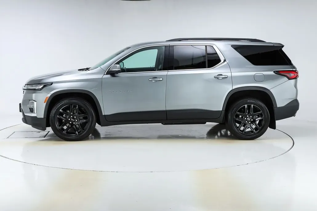 2023 Chevrolet Traverse Leather photo 1