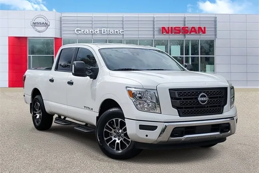 2024 Nissan Titan SV photo 1