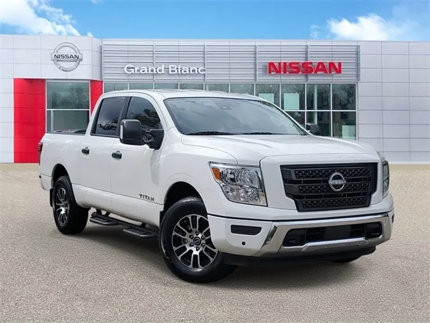 2024 Nissan Titan SV photo 1