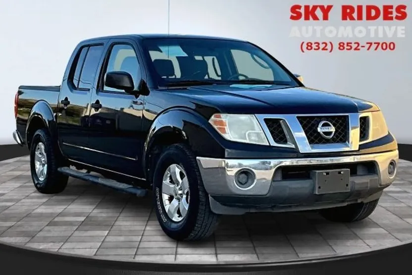2010 Nissan Frontier Crew Cab SE photo 1