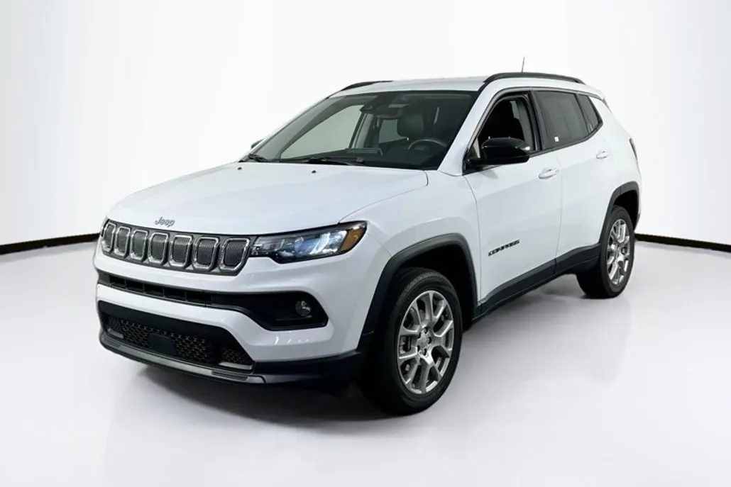 2022 Jeep Compass Latitude Lux photo 1