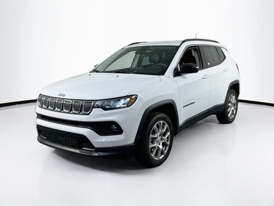 2022 Jeep Compass Latitude Lux photo 1