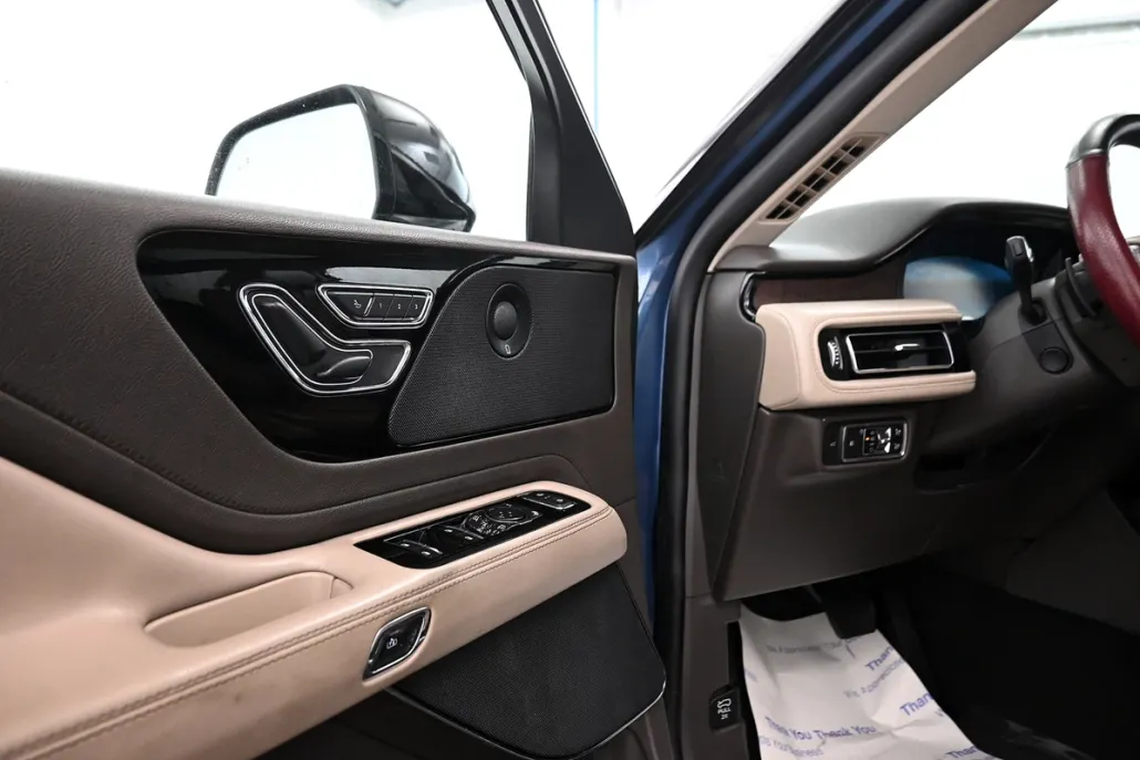 2020 Lincoln Aviator Reserve photo 1