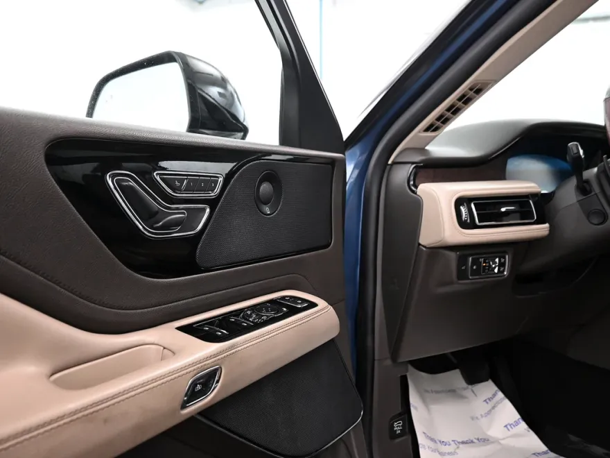 2020 Lincoln Aviator Reserve photo 1