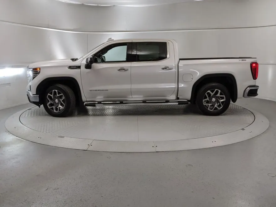 2022 Gmc Sierra 1500 SLT photo 1