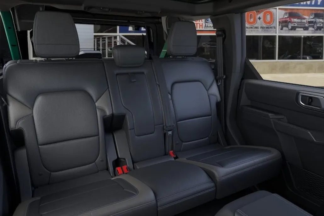 2025 Ford Bronco Outer Banks photo 1