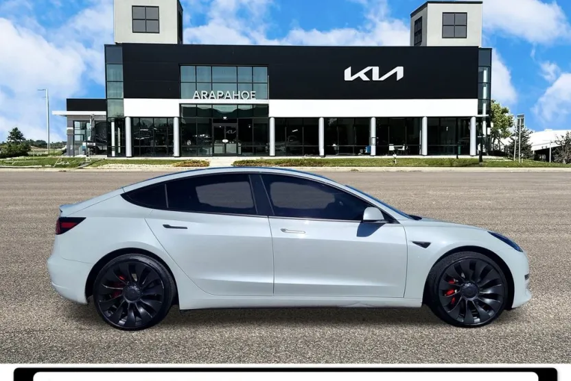 2023 Tesla Model 3 Performance photo 1