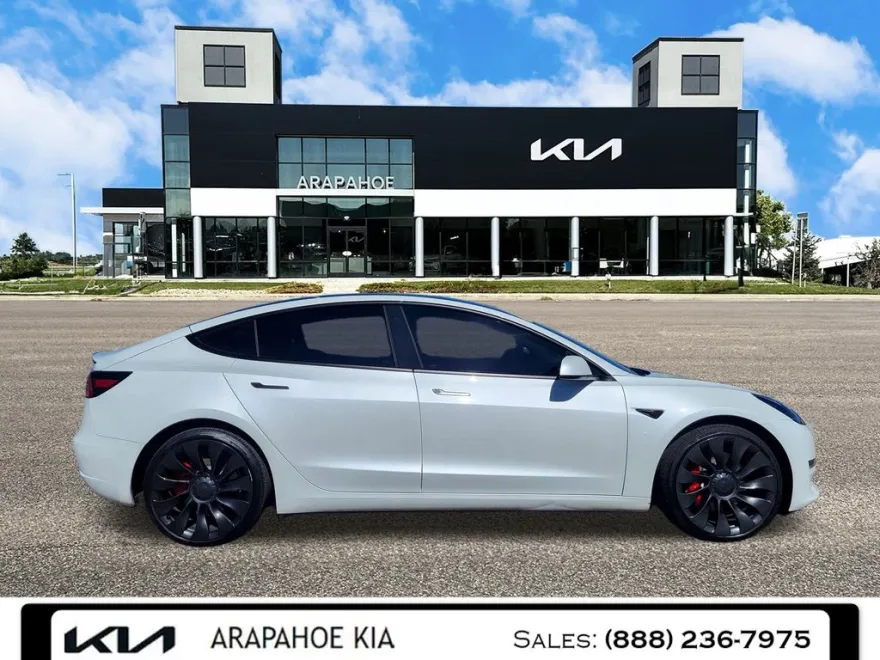 2023 Tesla Model 3 Performance photo 1