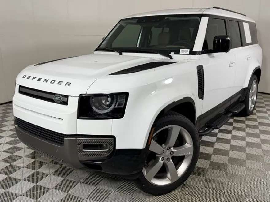 2025 Land Rover Defender 130 X-Dynamic SE photo 1