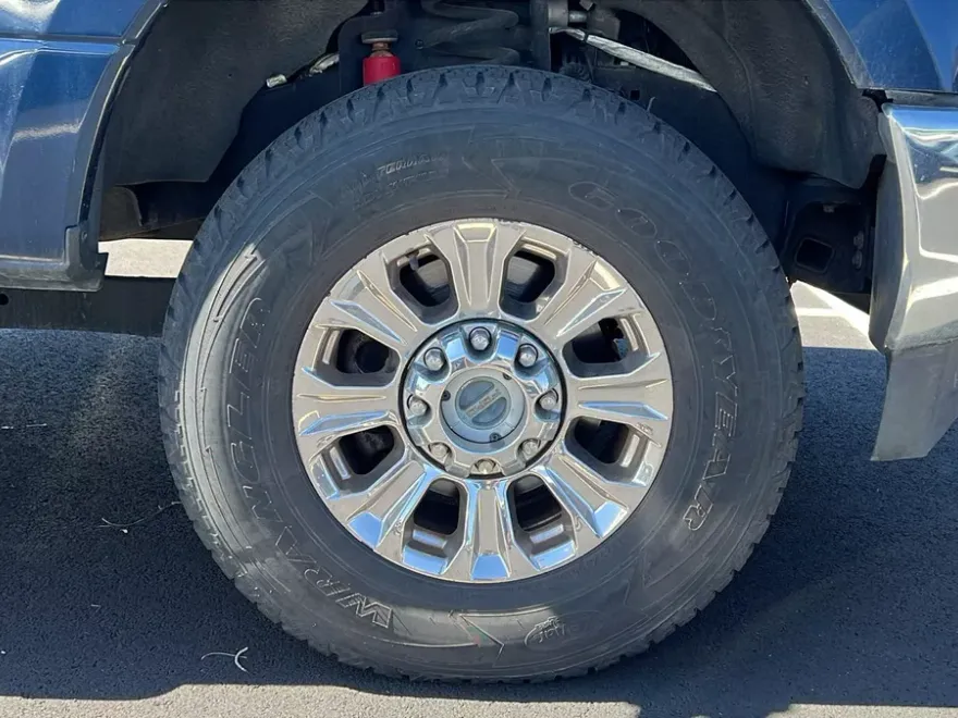 2017 Ford F-350 Lariat photo 1