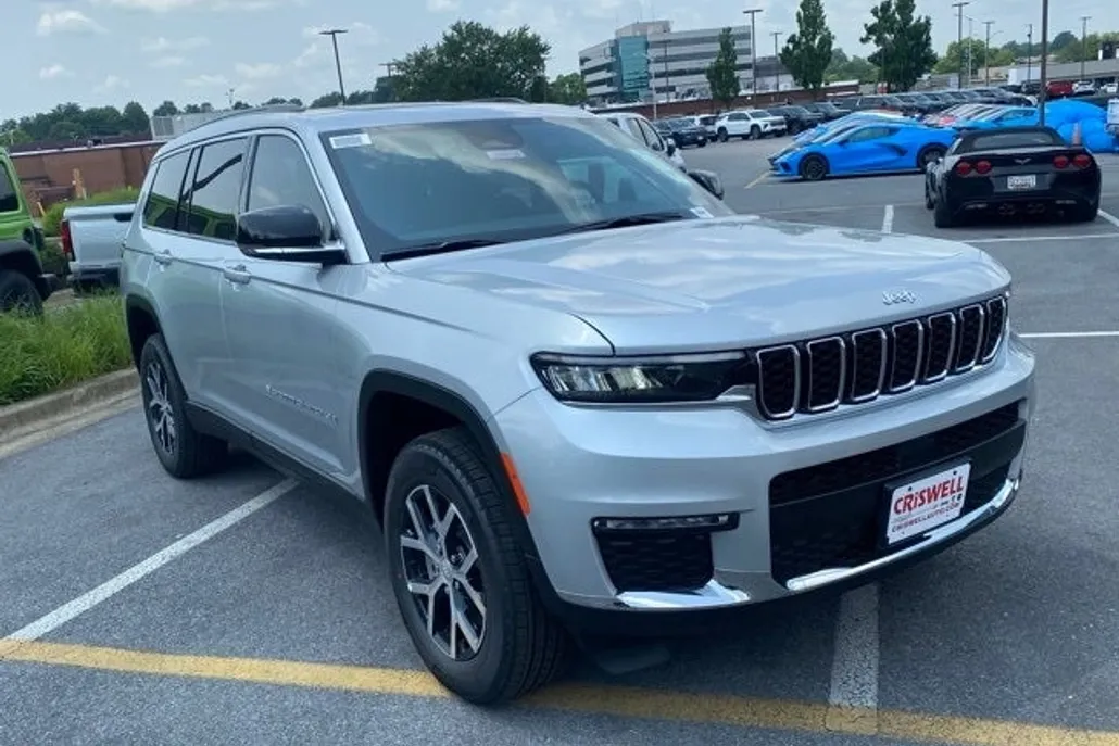 2025 Jeep Grand Cherokee Limited photo 1