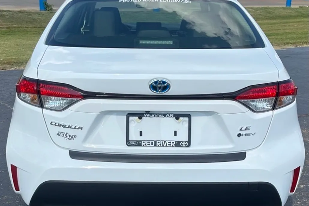 2025 Toyota Corolla Hybrid LE photo 1