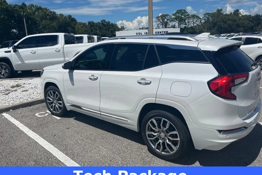2022 Gmc Terrain Denali photo 1