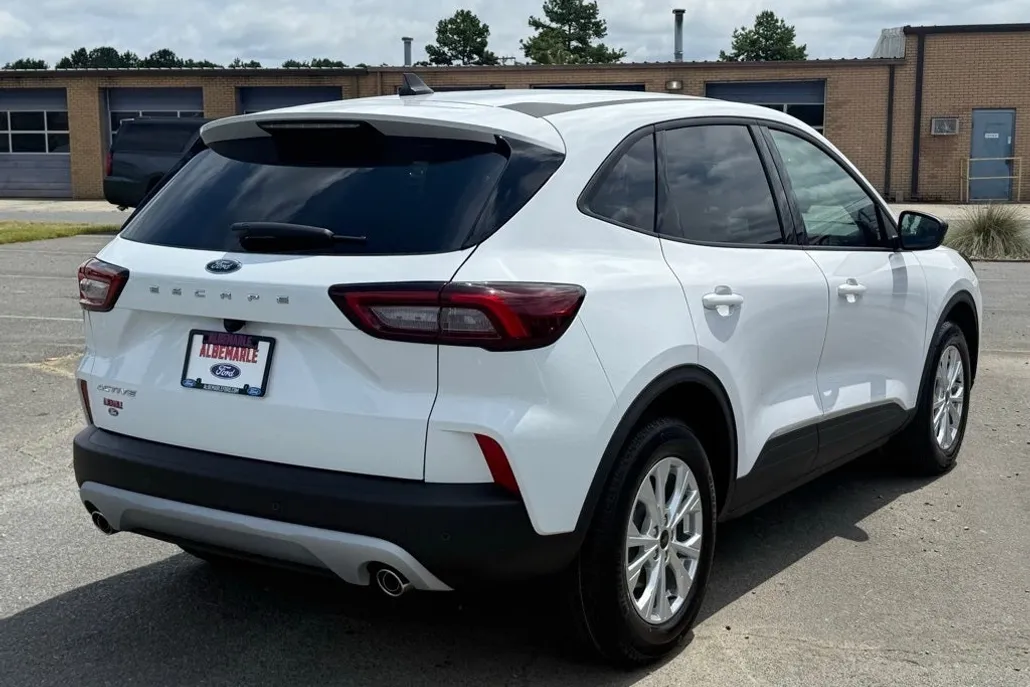2025 Ford Escape Active photo 1