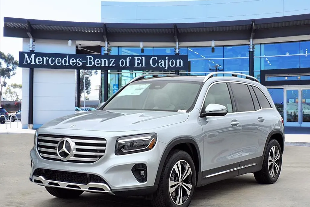 2026 Mercedes Benz GLB 250 4MATIC photo 1