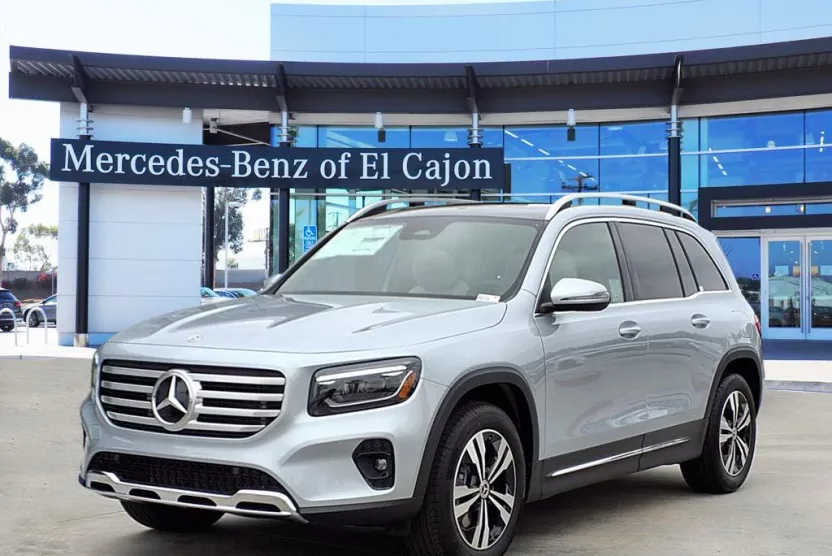 2026 Mercedes Benz GLB 250 4MATIC photo 1