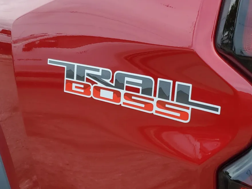 2026 Chevrolet Colorado Trail Boss photo 1
