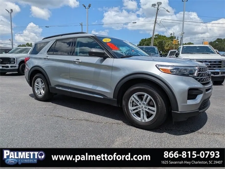 2023 Ford Explorer XLT photo 1