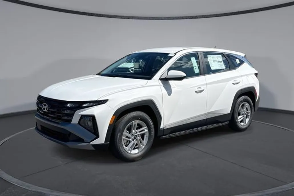 2026 Hyundai Tucson SE photo 1