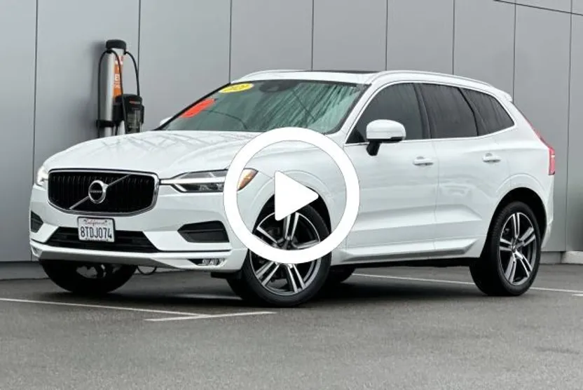 2021 Volvo XC60 T5 Momentum photo 1