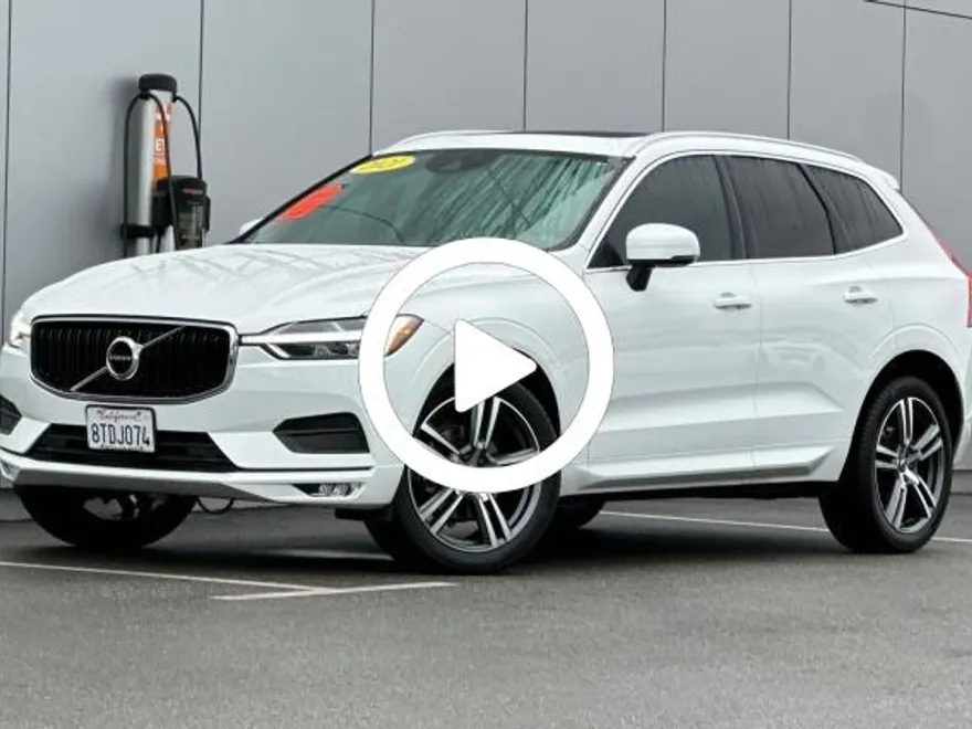 2021 Volvo XC60 T5 Momentum photo 1