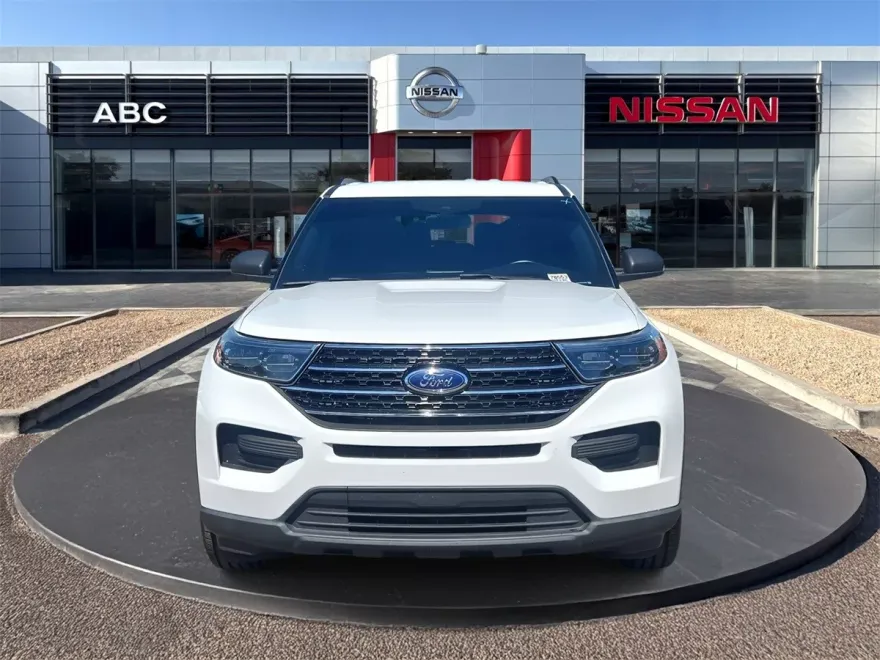 2020 Ford Explorer XLT photo 1