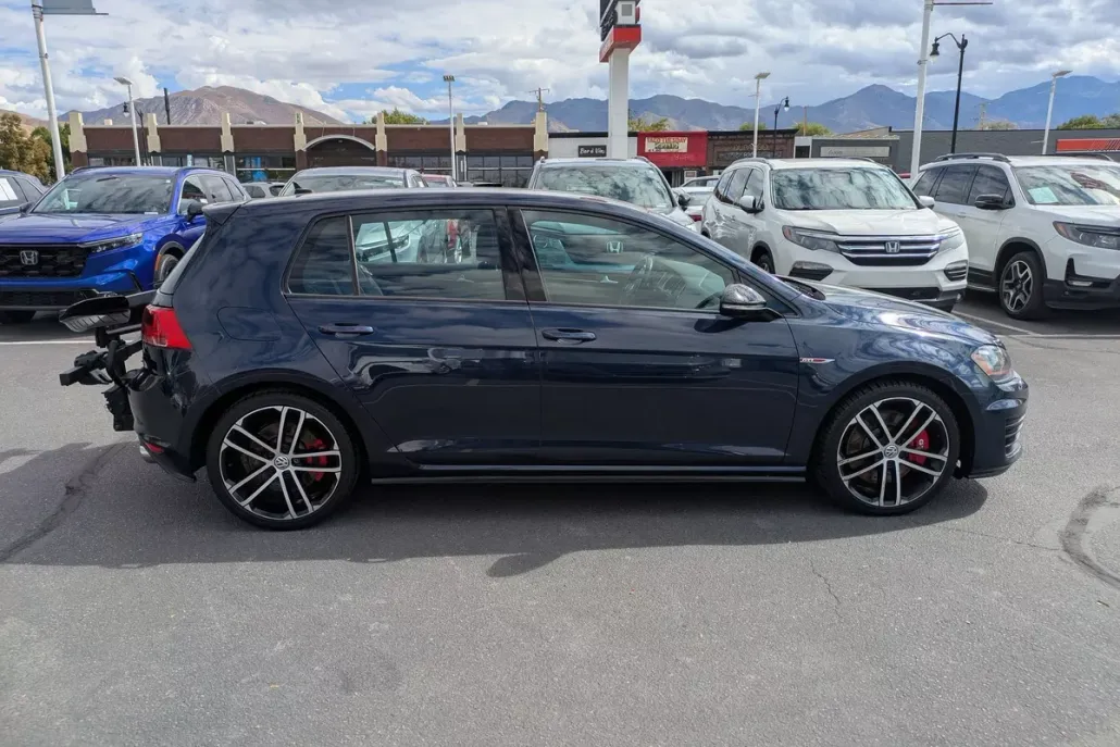 2017 Volkswagen Golf GTI Sport photo 1