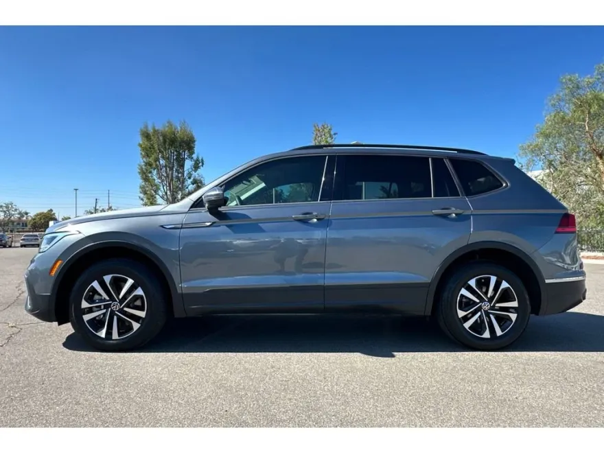 2024 Volkswagen Tiguan S photo 1