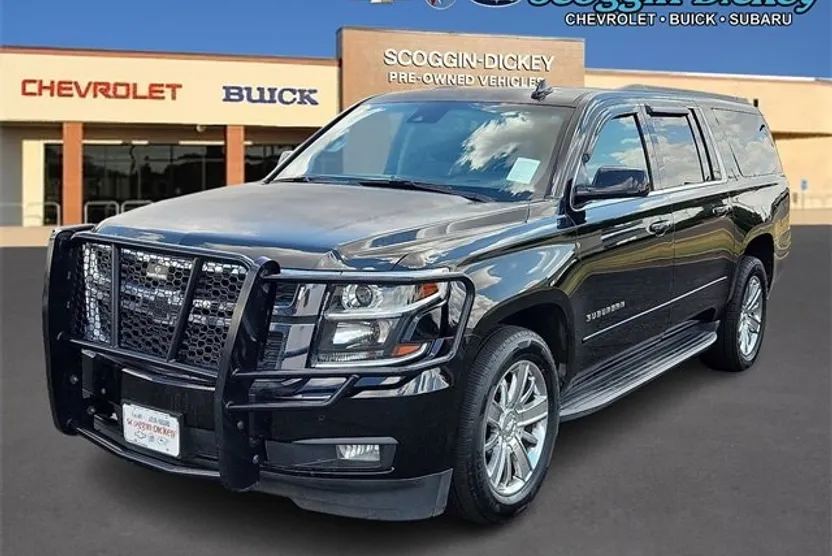 2017 Chevrolet Suburban LT photo 1