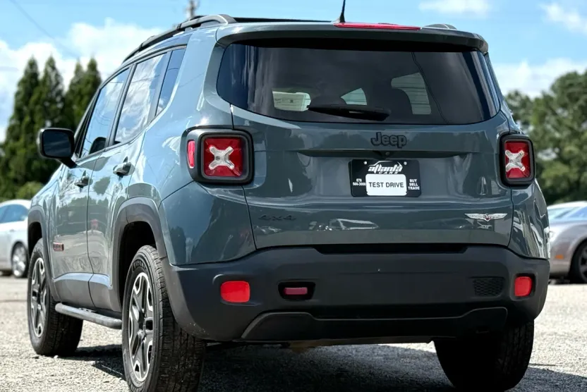2016 Jeep Renegade Trailhawk photo 1