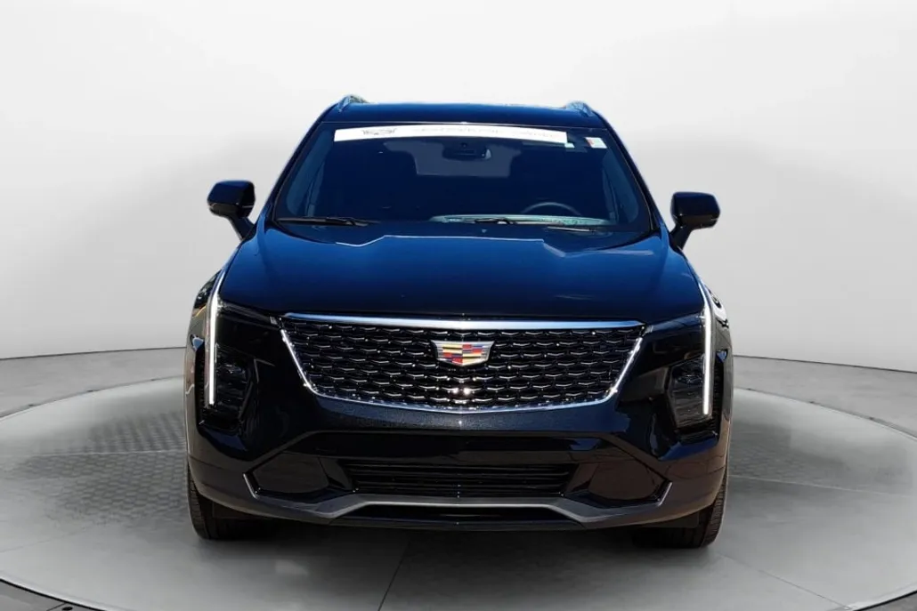 2025 Cadillac XT4 Premium Luxury photo 1