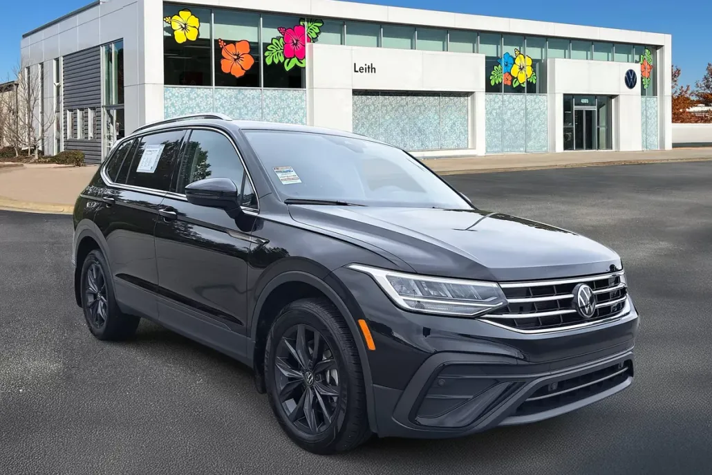 2024 Volkswagen Tiguan SE Wolfsburg Edition photo 1