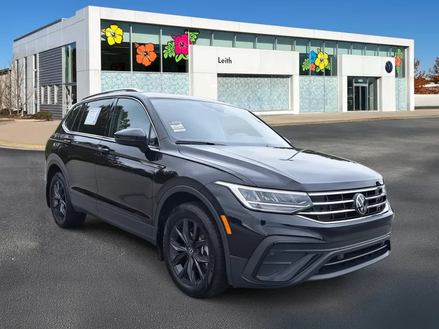 2024 Volkswagen Tiguan SE Wolfsburg Edition photo 1